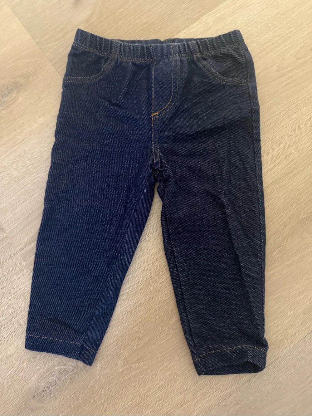 Carter’s set of 2 stretchy legging/pants
